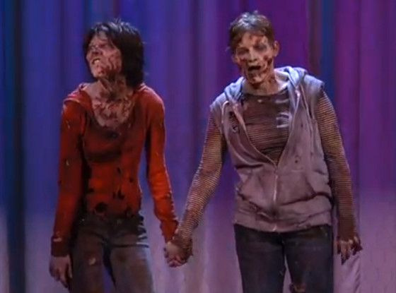 Zombie Lesbian Kiss Zombie Lesbian Kiss